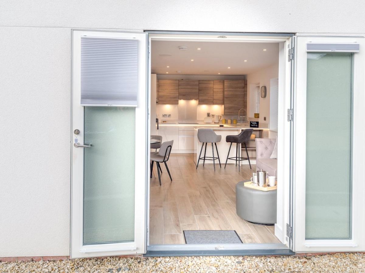 Pass The Keys 1 Bed Albury Contemporary Apartment With Secure Parking شروزبري المظهر الخارجي الصورة